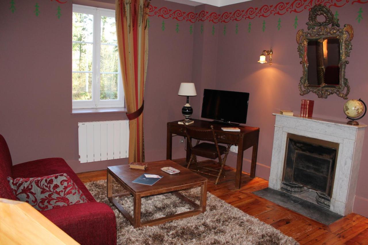 Bed and Breakfast Domaine Des Grands Cedres Cordelle Zewnętrze zdjęcie